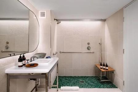 The Line Austin - 128