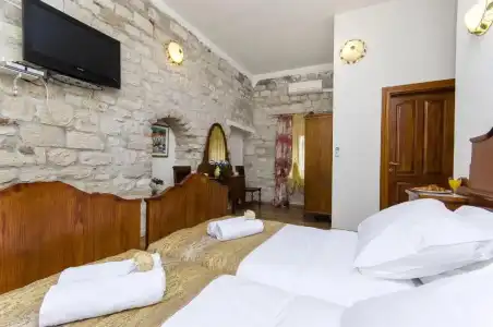 Palace Derossi - 136