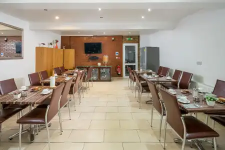 Abbey Shepherd’s Bush - 17