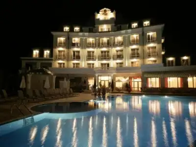 Romance & Family Suites - 22