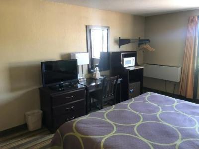 Super 8 by Wyndham Topeka/Wanamaker RD/I-70 - 22