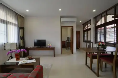 The Golden Wells Residence - 24