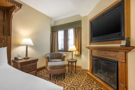 Best Western Premier Mariemont Inn - 43