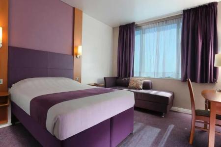 Premier Inn Dubai Investments Park - 18