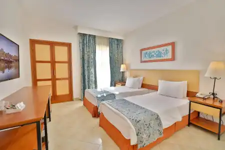 Marina Plaza, Tala Bay - 25