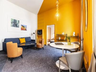 HiLight Suites - 72