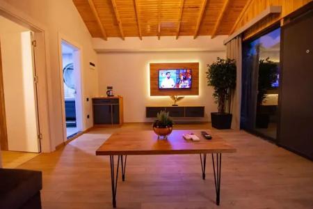 Green Palace Suite - 126