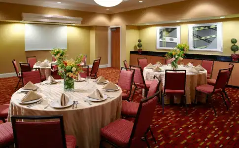 Courtyard by Marriott Pittsburgh Downtown - 26