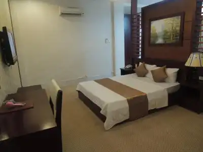 Tay Nam - 2