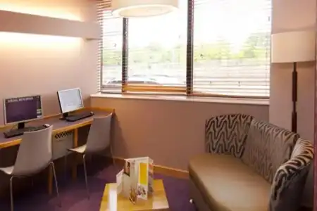 Premier Inn London Hanger Lane - 4