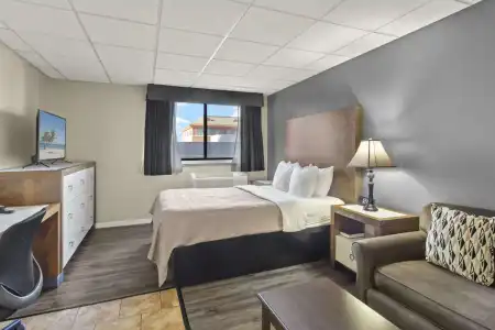Quality Inn & Suites Green Bay Downtown - 55
