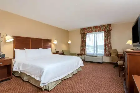 Hampton Inn & Suites Florence-North-I-95 - 52