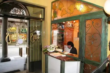 Hostal Paris - 10
