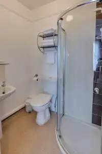 Sportsview Guest House - 7