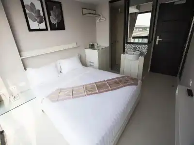 Serenotel Pattaya Beach Front - 33