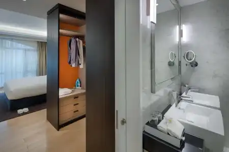 Sherwood Suites - 136