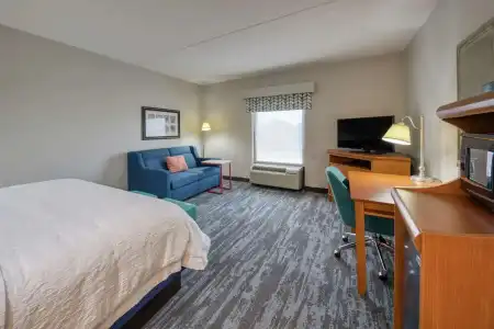 Hampton Inn Wilmington - University Area/Smith Creek Station - 75