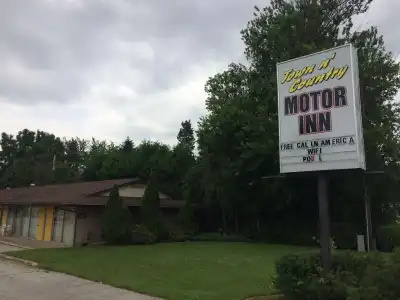 Town N Country Motor Inn - 10
