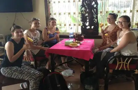 Lux Guesthouse - 12