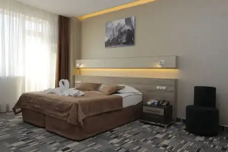 12th Floor Apartments - 79