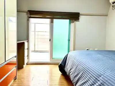 KW Hongdae Line Hostel - 51