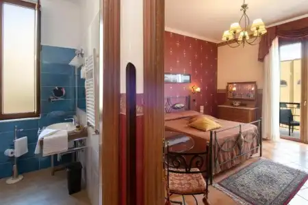 Pinto Storey - 4