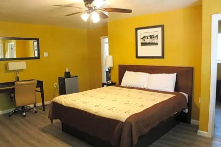 Carmel Wayfarer Inn - 13