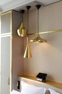 Niepce Paris, Curio Collection by Hilton - 32