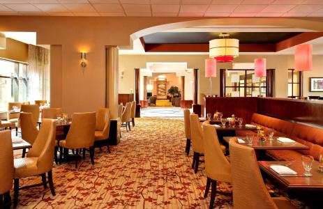 Sheraton Suites Old Town Alexandria - 14