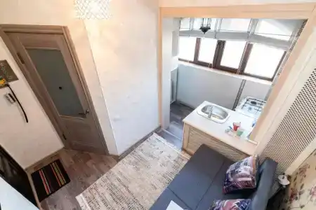 Yourhouse  -2,  66 - 32