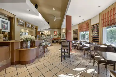 Best Western Plus Stoneridge Inn & Conference Centre - 25