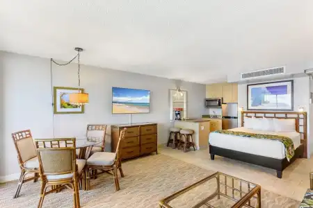 Kahana Beach Vacation Club - 25