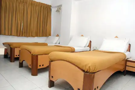 Kamran Residency - Near US Embassy - 4