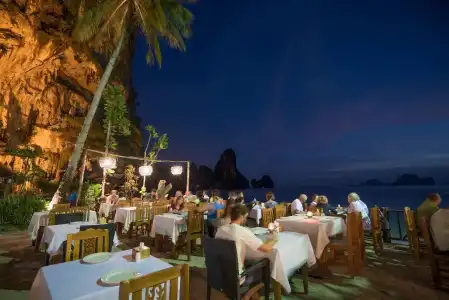 Tonsai Bay Resort - 43