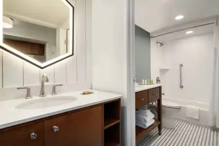 DoubleTree by Hilton Ocean City Oceanfront - 9