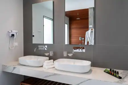 Messinian Icon & Suites - 8