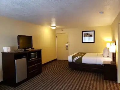 Quality Inn & Suites Vancouver - Hazel Dell - 49