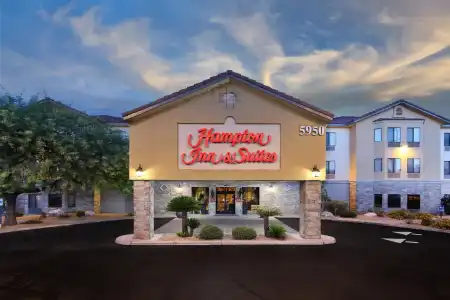Hampton Inn & Suites Tucson-Mall - 11