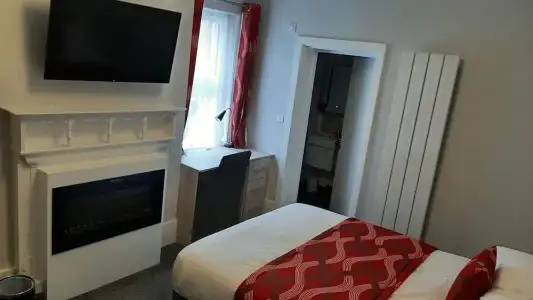 Sportsview Guest House - 35