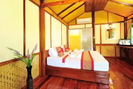 Phuphaya Seaview Resort - 4