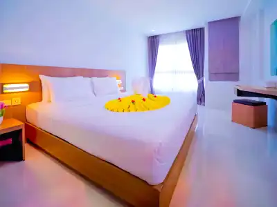 Phoenix Karon Beach - 38