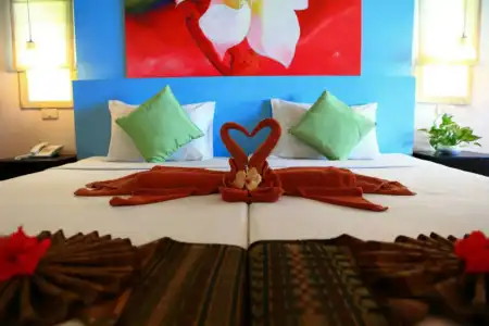 Koh Ngai Cliff Beach Resort - 3