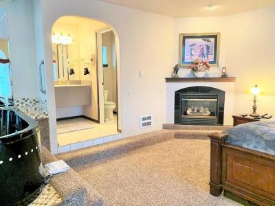 Breakers Boutique Inn - 29