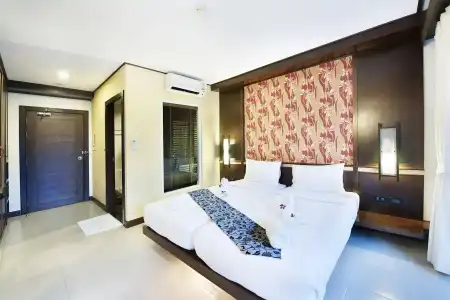 Ratana Chalong - 1