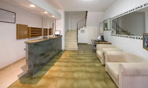 Hostal Roca - 8