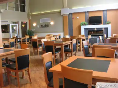 Holiday Inn Express & Suites Calgary S-Macleod Trail S by IHG - 23