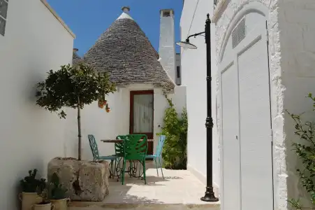Trulli Holiday Albergo Diffuso - 41