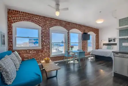 Venice Breeze Suites - 52