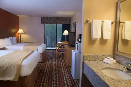Best Western Ambassador Inn & Suites - 101