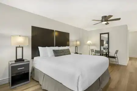 Best Western Pier Point Inn - 94